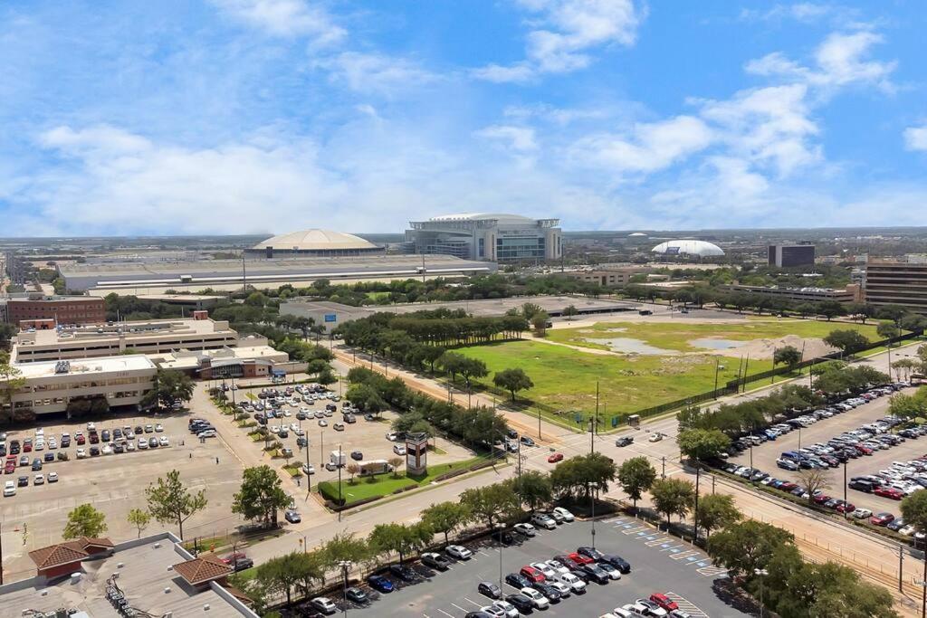 Modern Condo Near Texas Medical Center W Free Parking Houston Exterior foto