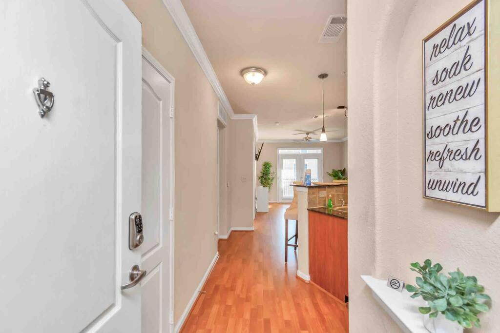 Modern Condo Near Texas Medical Center W Free Parking Houston Exterior foto